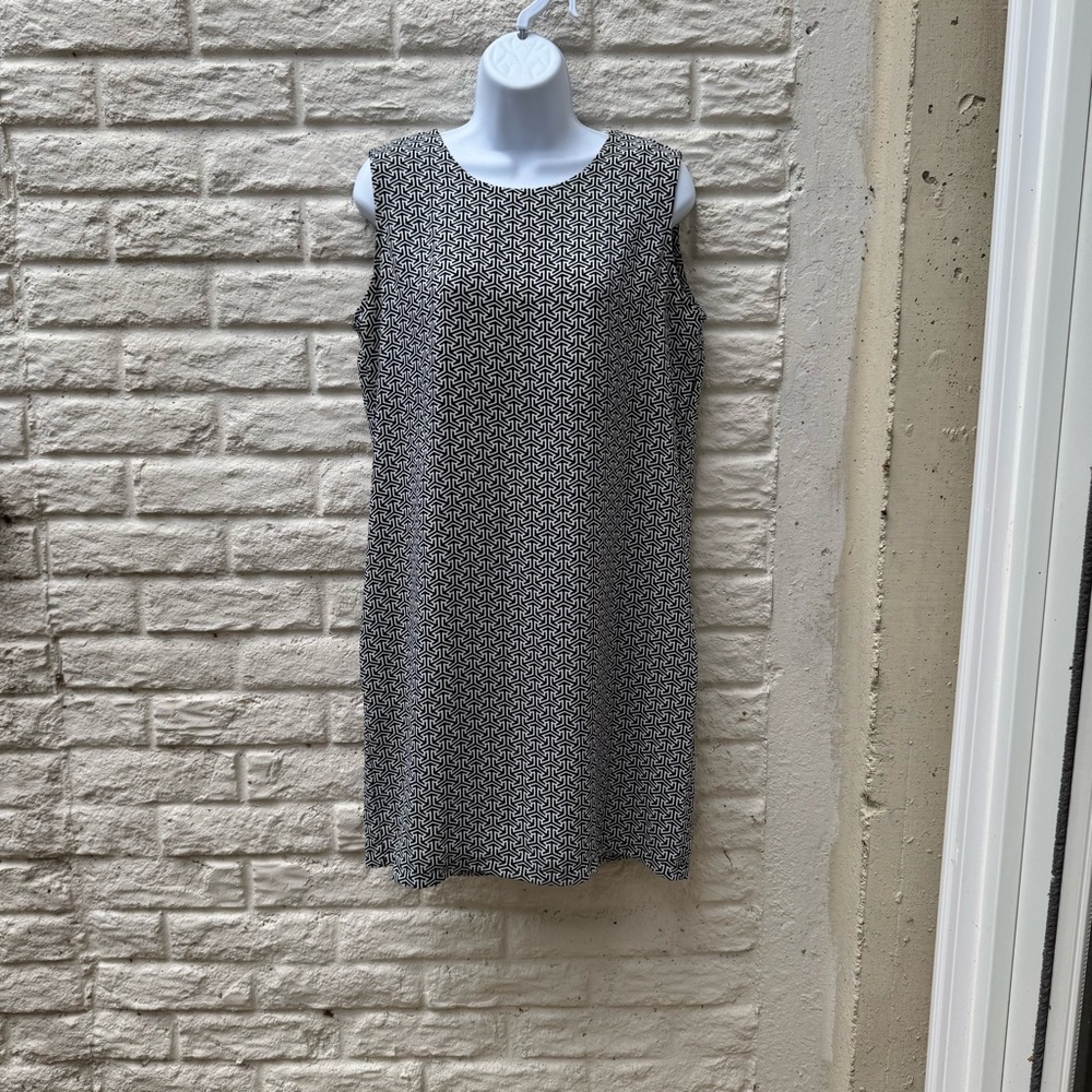 Adrienne Vittadini Black and White Print Shift Dress US 10